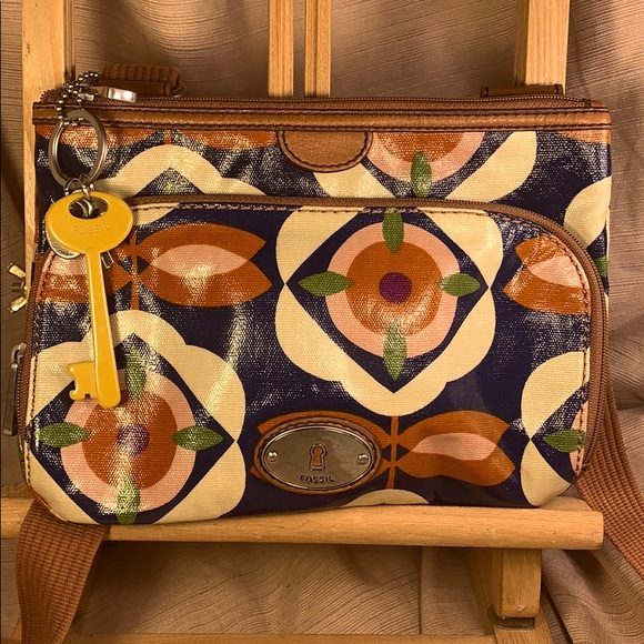 Fossil flower pattern/ leather crossbody bag Fun! - Picture 1 of 8